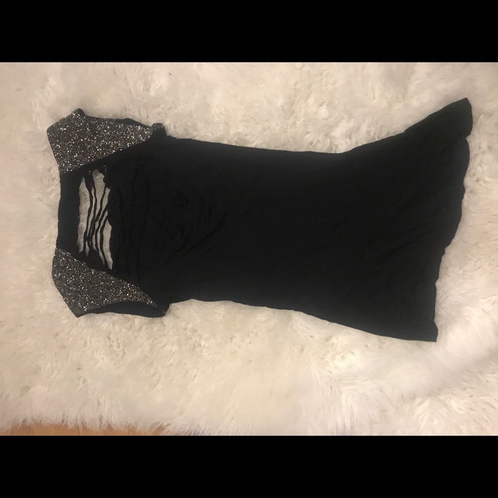 Guess Shirt🦋 NO SHIPPING FEE